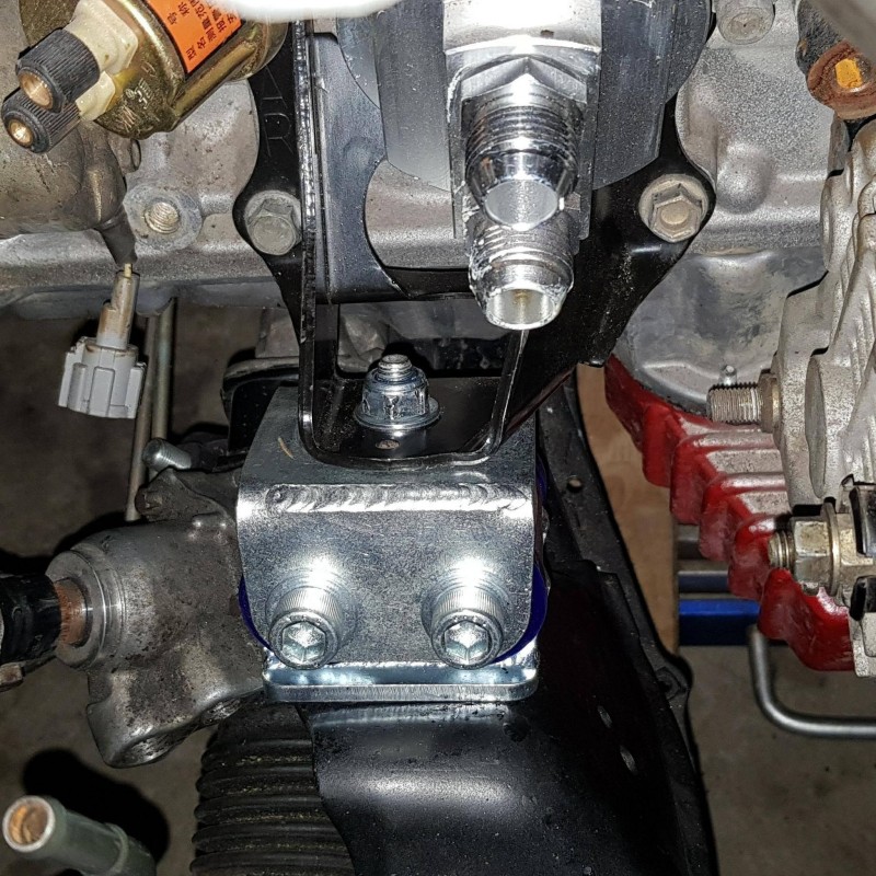 what are engine mounts